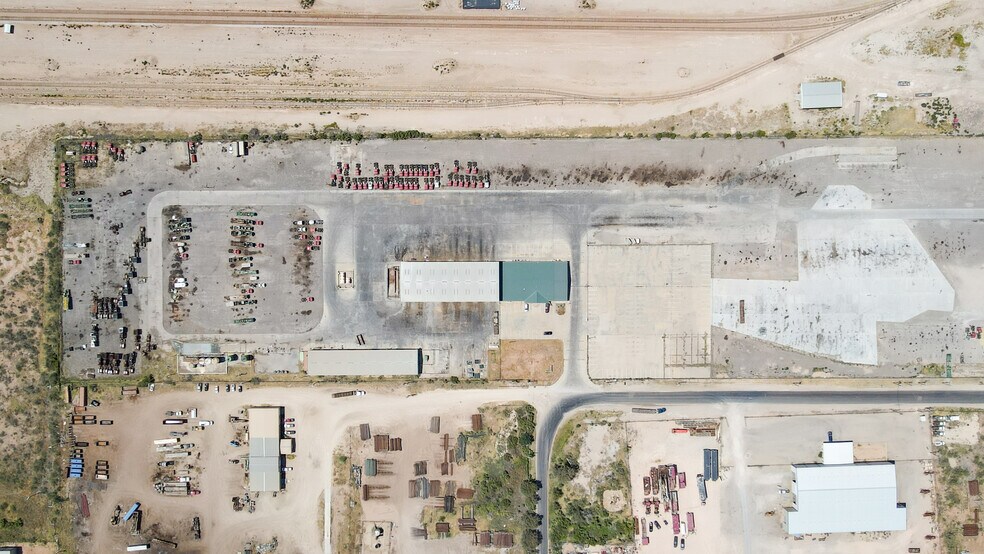 More Photos Of 3201 W Murphy St, Odessa Warehouse For Sale