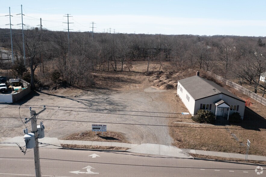 More Photos Of 43 Jayne Blvd, Port Jefferson Station Medical For Lease