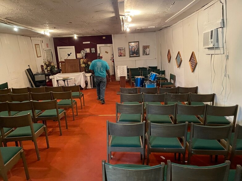 More Photos Of 8536 Scott St, Houston Religious Facility For Sale
