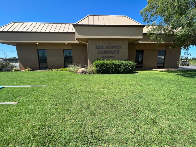 More Photos Of 103 E Gary Blvd, Clinton Medical For Sale