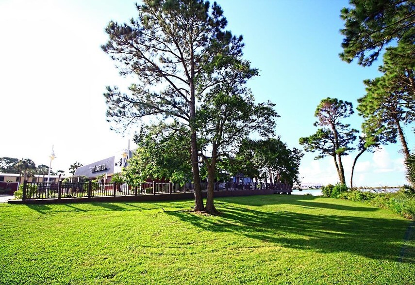 More Photos Of 326 Miracle Strip Pky SW, Fort Walton Beach Restaurant For Sale