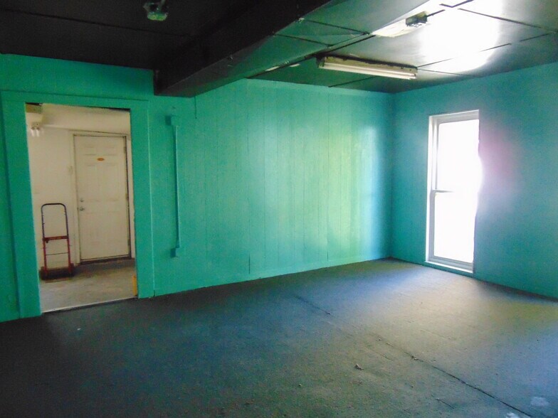 More Photos Of 32b Old Matawan Rd, Old Bridge Storefront Retail Office For Lease