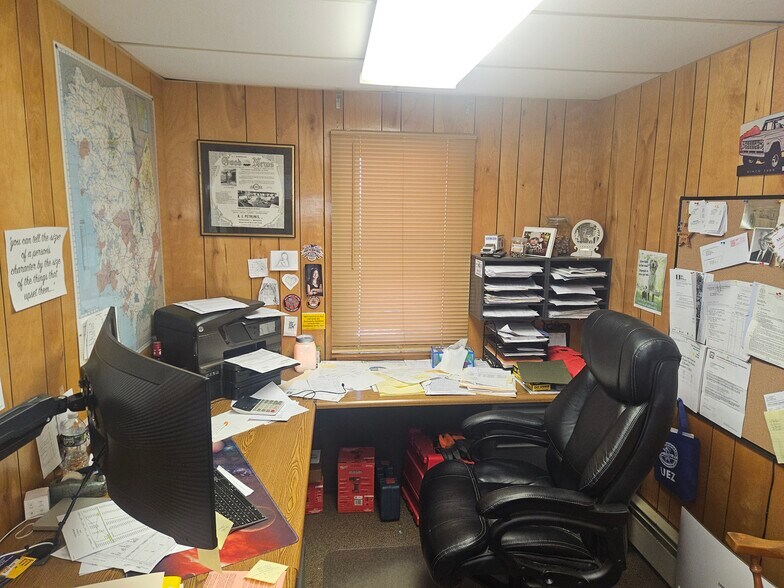 More Photos Of 173 Water St, Bridgeton Warehouse For Sale