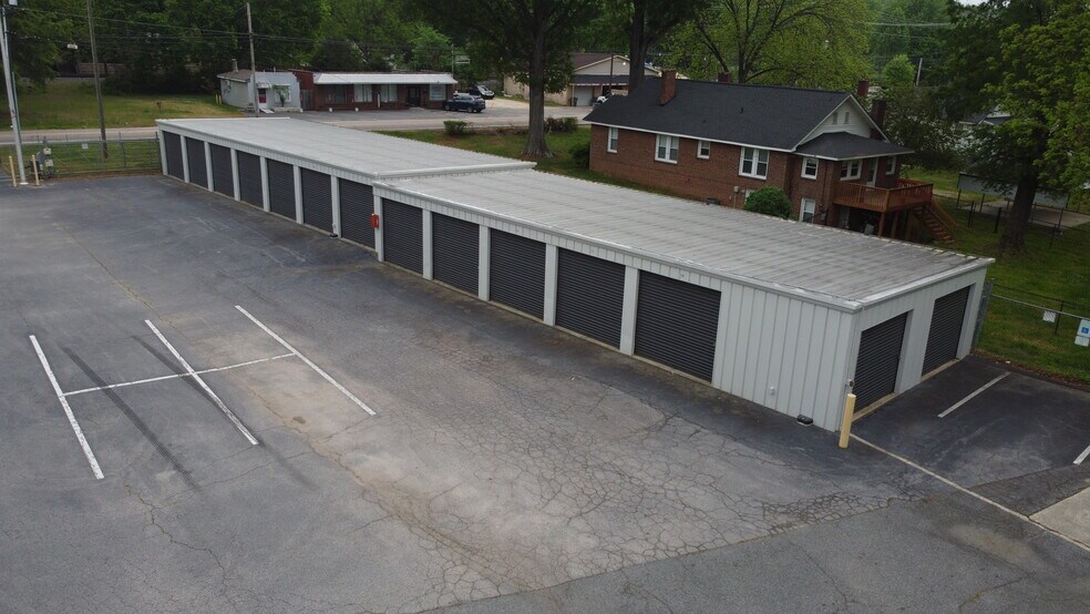 More Photos Of 2704-2706 S Main St, Concord Light Distribution For Sale