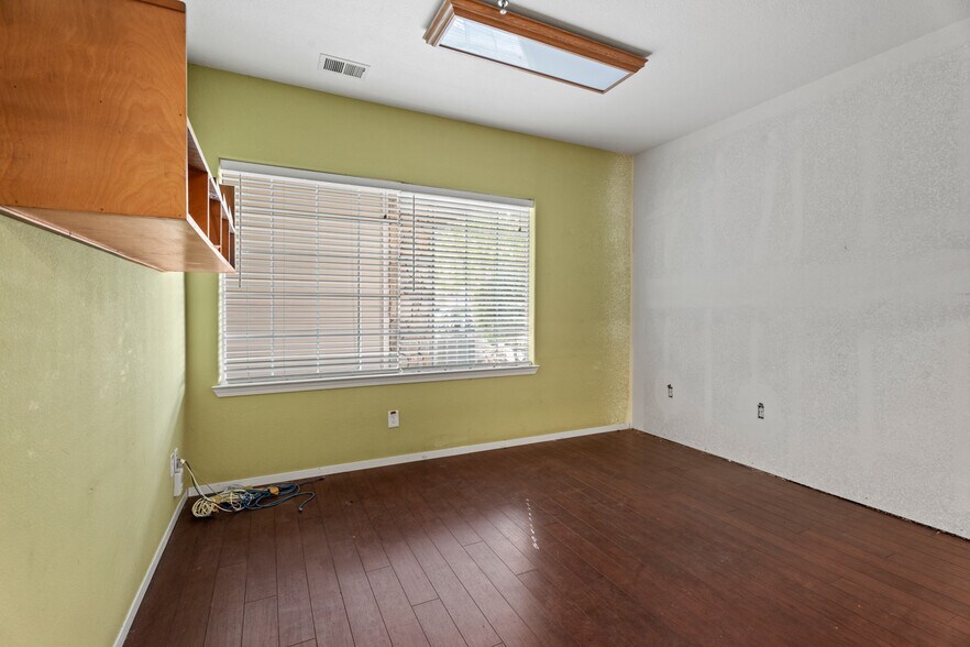 More Photos Of 1252 Airport Park Blvd, Ukiah General Retail For Lease