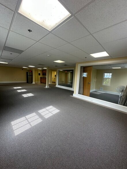 More Photos Of 10 New Driftway, Scituate Medical For Lease