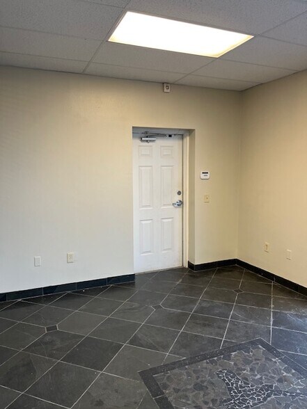 More Photos Of 11601 Pellicano Dr, El Paso Unknown For Lease