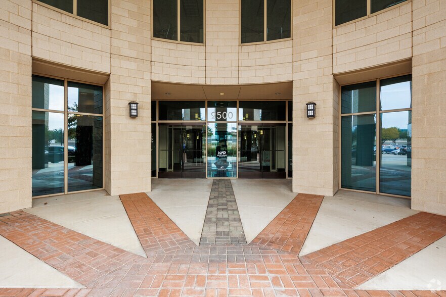 More Photos Of 2500 N Dallas Pky, Plano Office For Lease