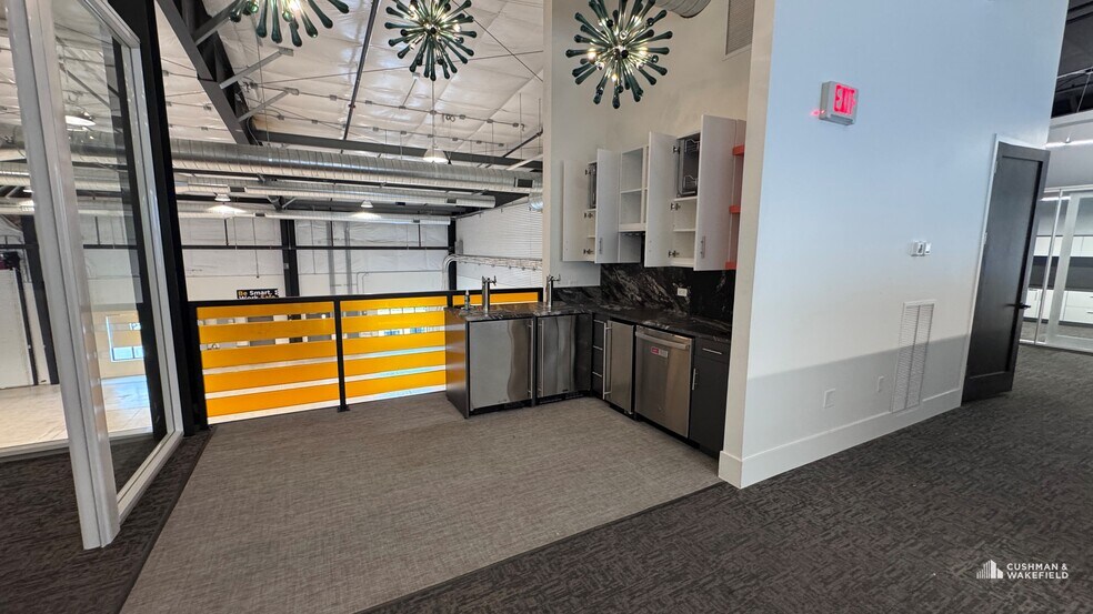 More Photos Of 5000 Goodman St, Timnath Showroom For Sale