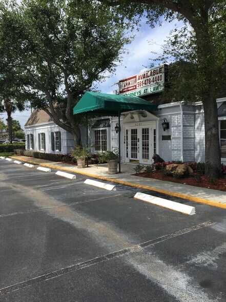 More Photos Of 4361-4365 Northlake Blvd, Palm Beach Gardens Office For Sale