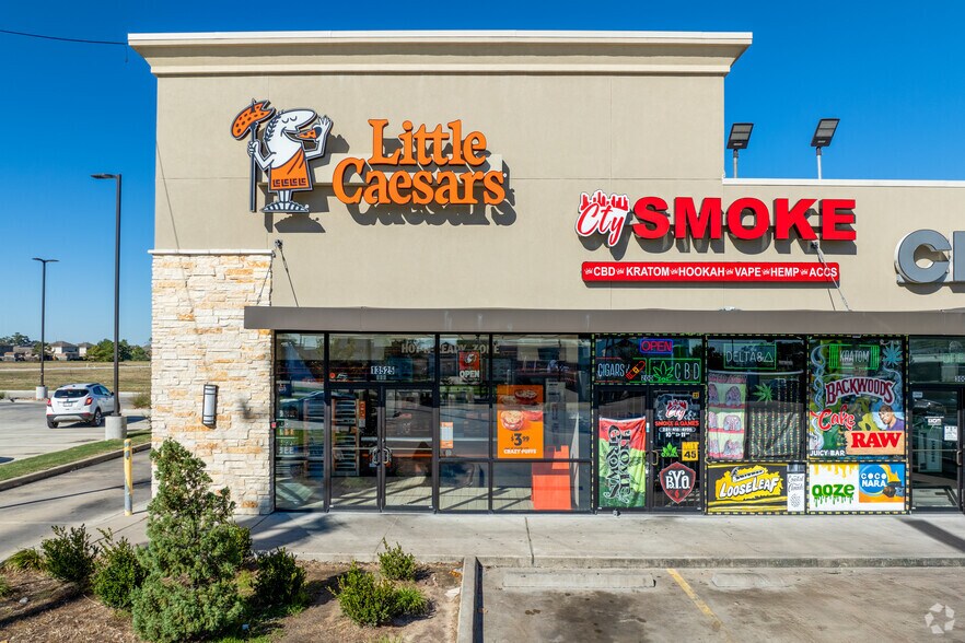 More Photos Of 13525 Tidwell Rd, Houston Storefront For Sale