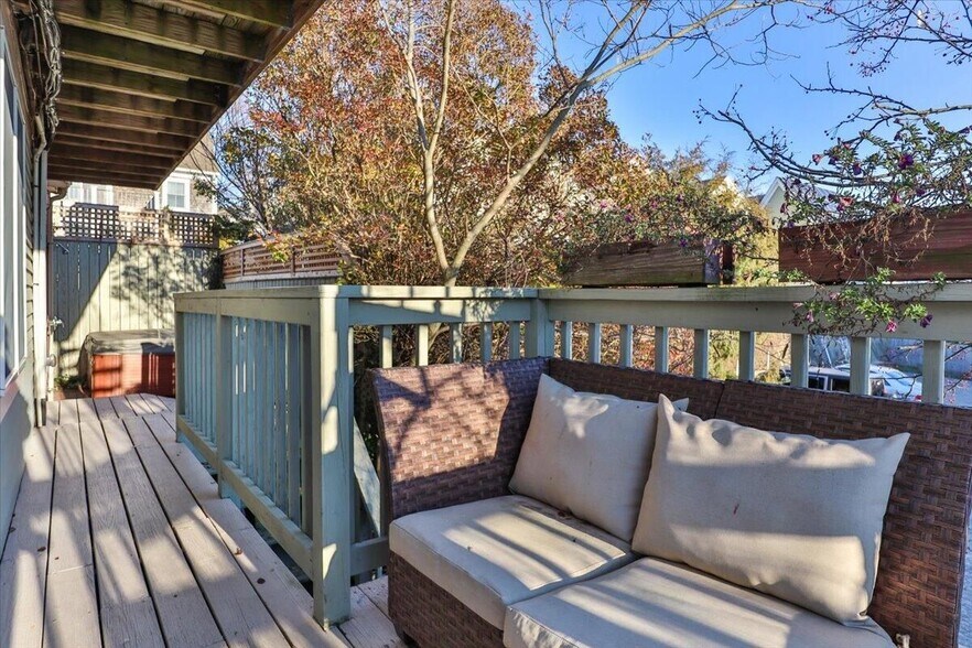 More Photos Of 139 A Bradford St, Provincetown Storefront Retail Residential For Sale