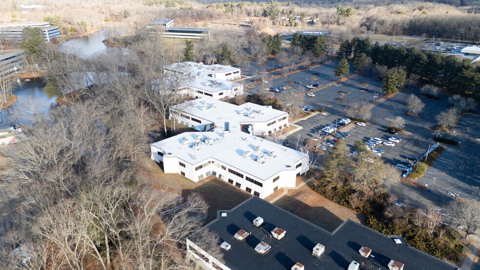 More Photos Of 6 Griffin Rd N, Windsor Office For Sale