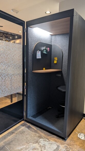 More Photos Of 500 E Davie St, Raleigh Restaurant For Lease