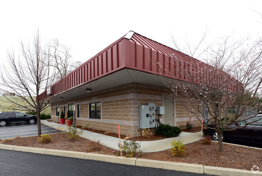 More Photos Of 1458 Park Ave, Cranston Freestanding For Lease