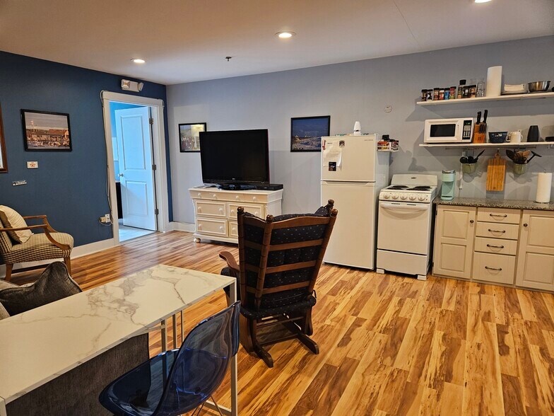 More Photos Of 236 Sand Hill Cove Rd, Narragansett Office For Sale
