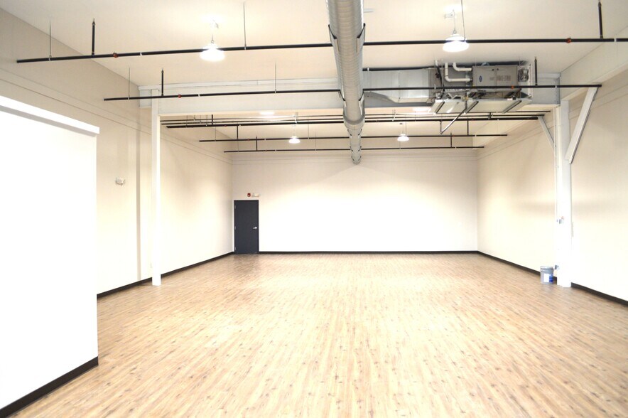 More Photos Of 224 Berlin Tpke, Berlin Restaurant For Lease