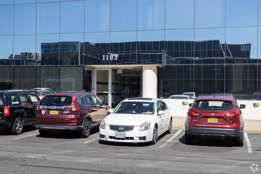 More Photos Of 1103 Stewart Ave, Garden City Medical For Lease