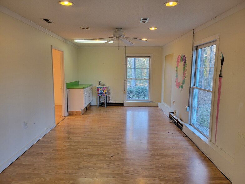 More Photos Of 1110 Hawkins Ave, Sanford Light Manufacturing For Sale