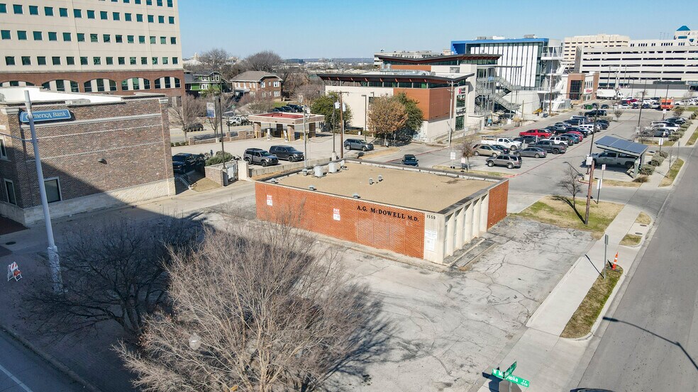 More Photos Of 1550 W Magnolia Ave, Fort Worth Medical For Sale