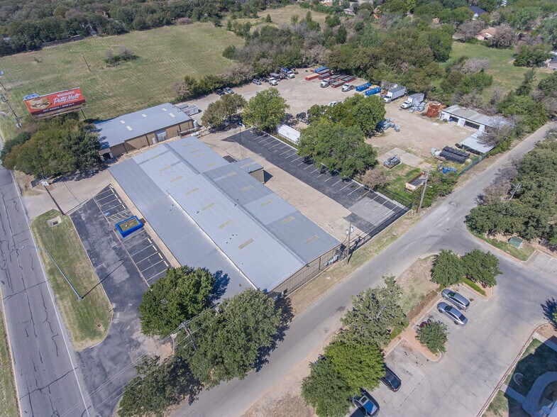 More Photos Of 3933 California Pky E, Fort Worth Unknown For Lease