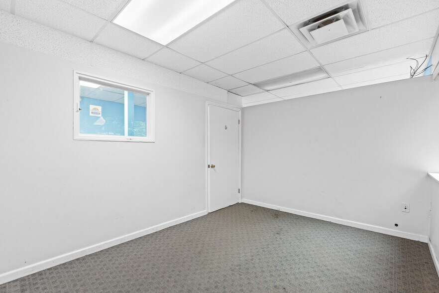 More Photos Of 29 Edison Ave, Oakland Warehouse For Lease