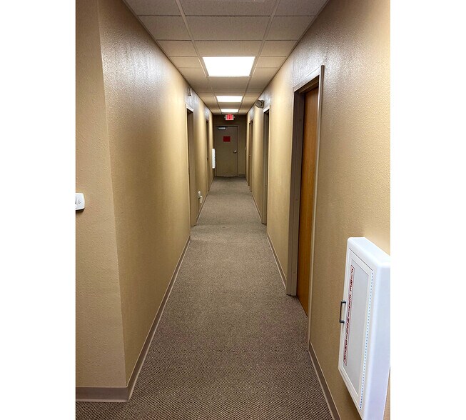 More Photos Of 809 Park Ave, Beaver Dam Office For Sale