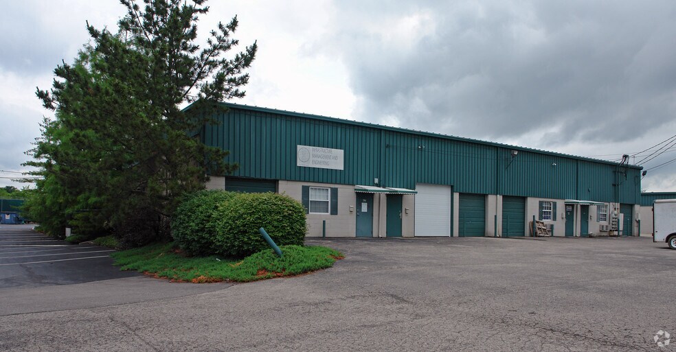 More Photos Of 2300 E Kemper Rd, Sharonville Flex For Lease