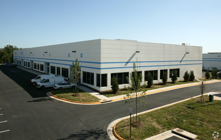 Primary Photo Of 3852 Dulles South Ct, Chantilly Warehouse For Lease