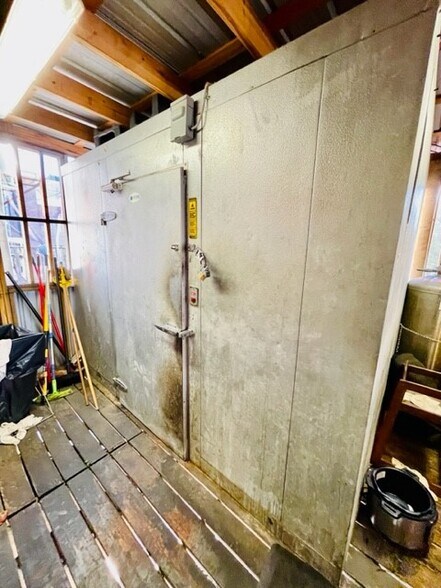 More Photos Of 303 S Main St, Jonesboro Storefront Retail Office For Lease