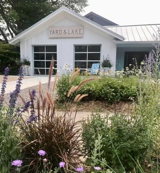 More Photos Of 215 N Mill St, Northport Restaurant For Sale