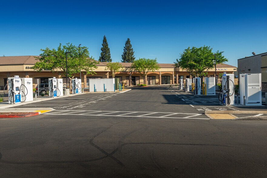 More Photos Of 8363-8383 Folsom Blvd, Sacramento Unknown For Lease