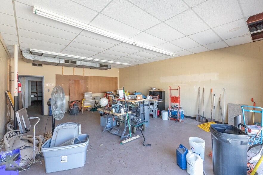 More Photos Of 817 Butternut St, Abilene Flex For Sale