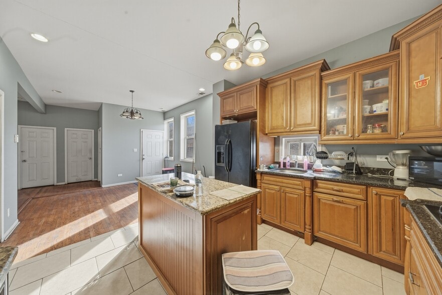 More Photos Of 518 Western ave, Chicago Apartments For Sale