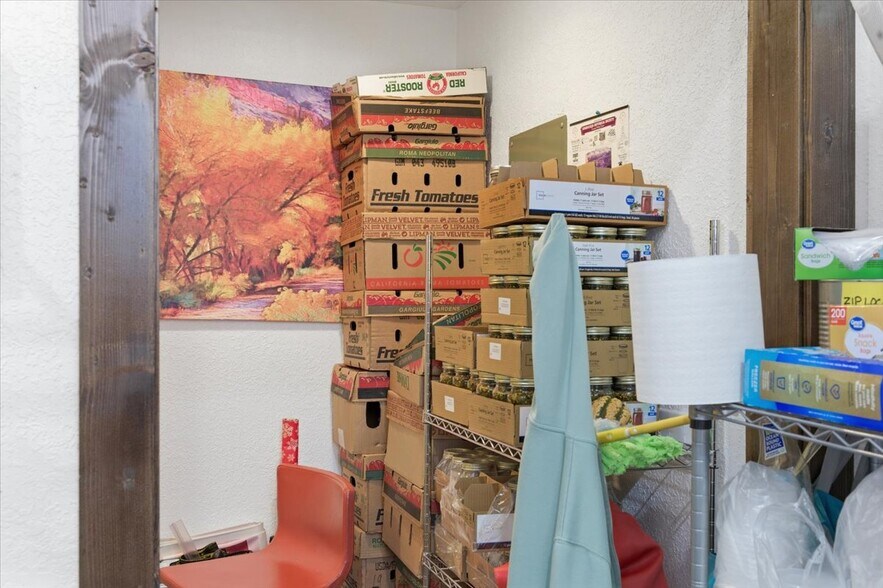 More Photos Of 152 E Main St, Naturita Convenience Store For Sale