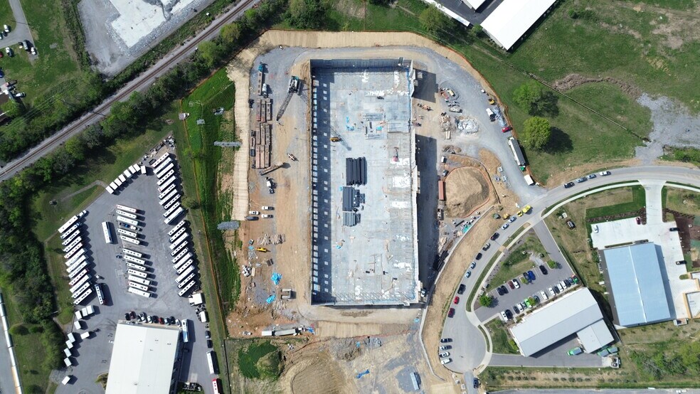More Photos Of 230 Innovation Way, Hendersonville Warehouse For Lease