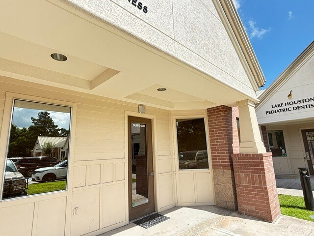 Primary Photo Of 20031-20035 W Lake Houston Pky, Kingwood Medical For Lease