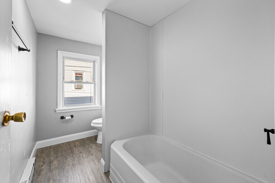 More Photos Of 1482 Seven Valleys Rd, York Multifamily For Sale