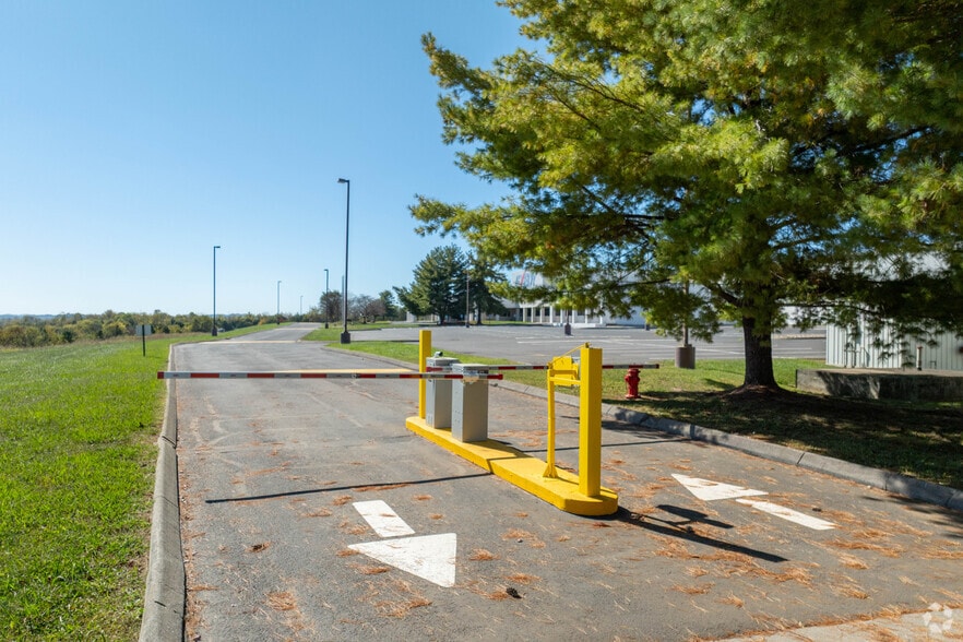 More Photos Of 2121 Holston Bend Dr, Mascot Manufacturing For Lease