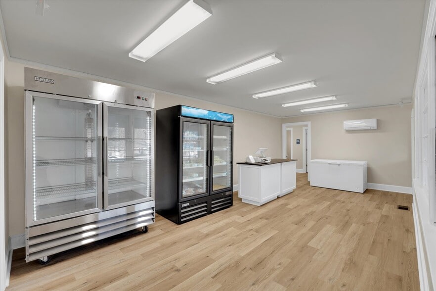 More Photos Of 323 W Georgia Rd, Simpsonville Restaurant For Lease