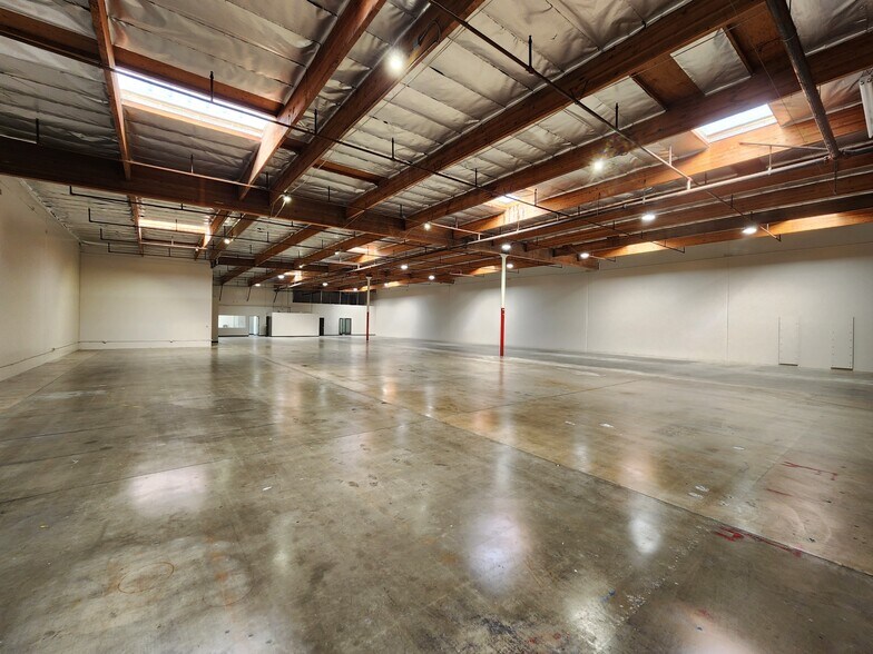 More Photos Of 4833 Lanier Rd, Chino Warehouse For Lease