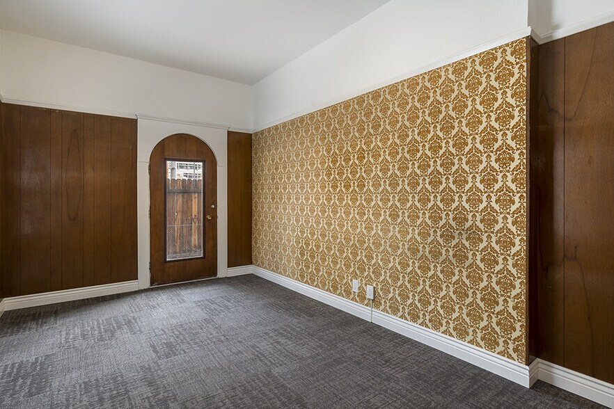 More Photos Of 120 Pickard Pl, Reno Office For Lease