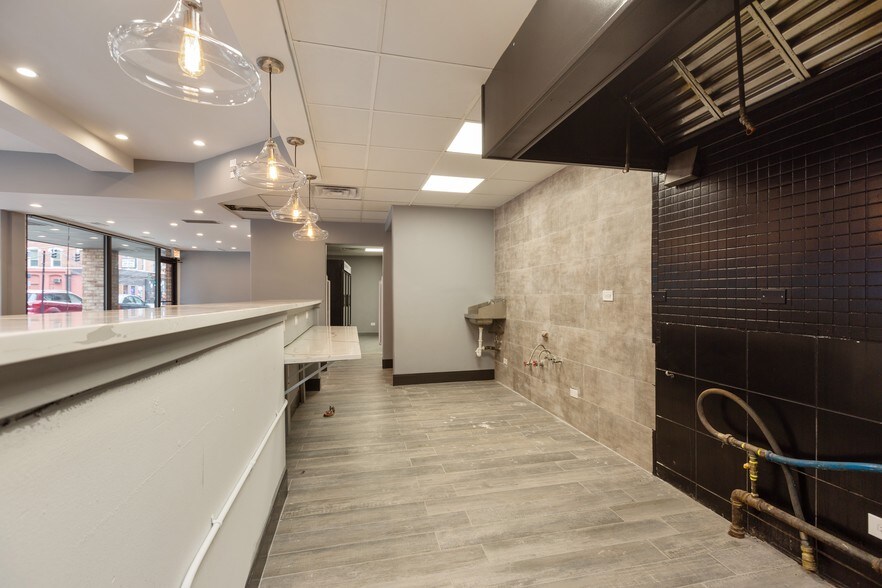 More Photos Of 1143-1155 N Wells St, Chicago Apartments For Lease