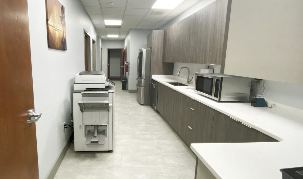 More Photos Of 1802 N Alafaya Trl, Orlando Medical For Sale