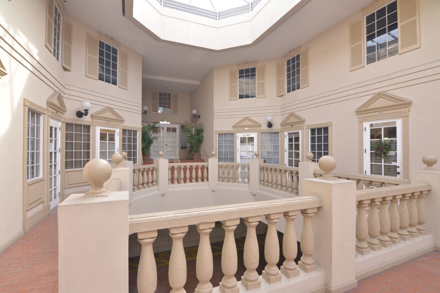 More Photos Of 407 Wekiva Springs Rd, Longwood Medical For Lease