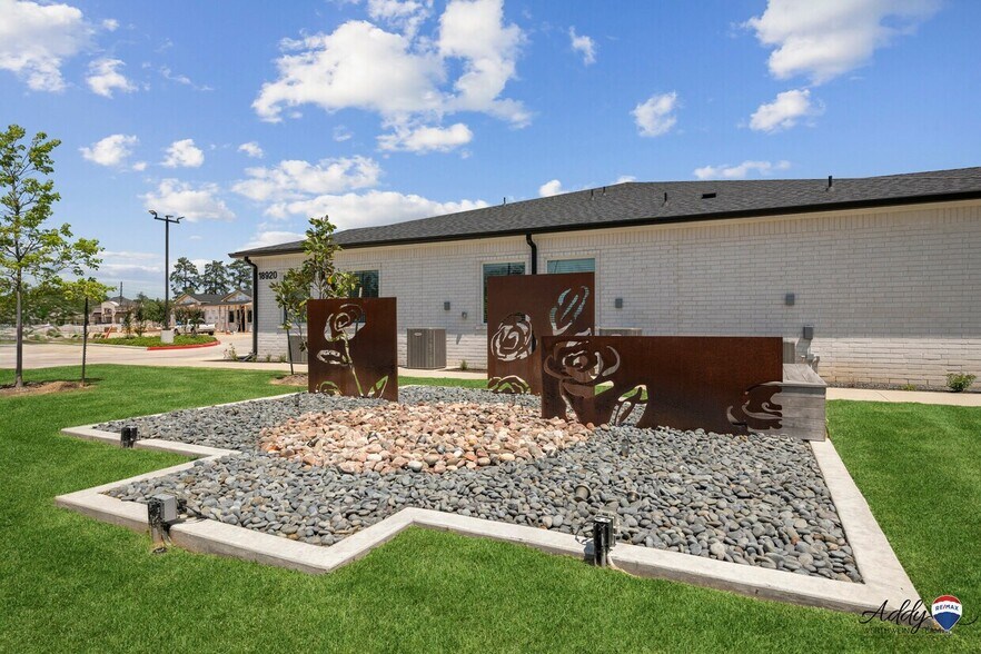 More Photos Of 18944 Kuykendahl Rd, Spring Office For Sale