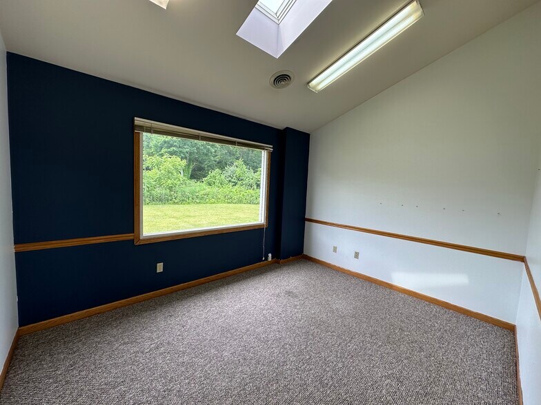 More Photos Of 6523 Stadium Dr, Kalamazoo Medical For Lease