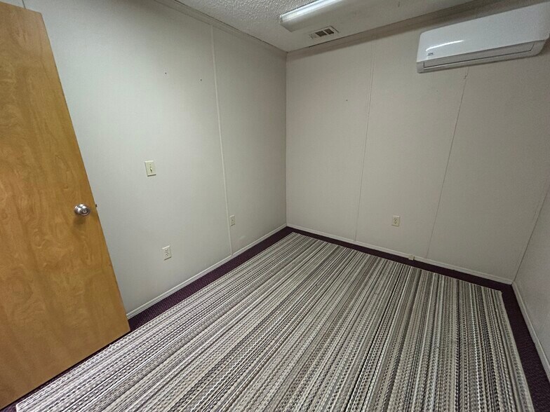 More Photos Of 134 Depot St, Bryson City Office Residential For Lease