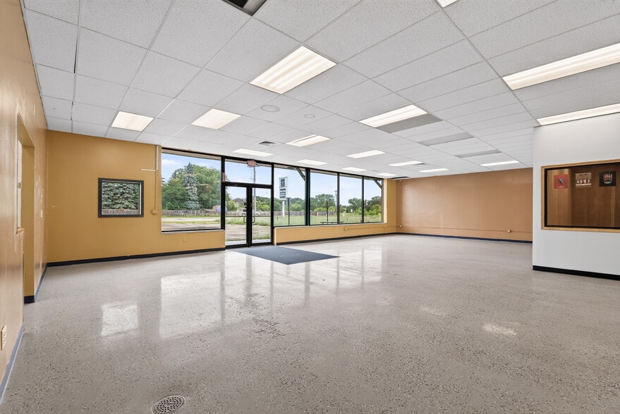 More Photos Of 15825 NW 7th Ave, Andover Convenience Store For Lease