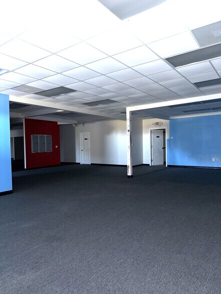 More Photos Of 10971 County Line Rd, Madison General Retail For Lease